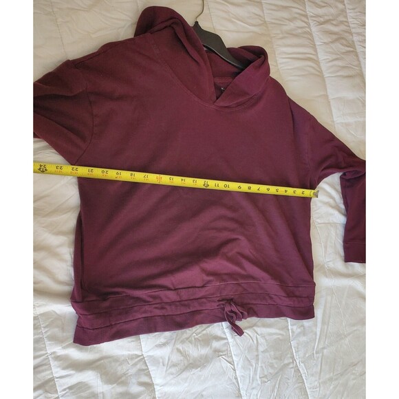 New York & Company Burgundy Soho Street Hoodie With Open Back Size Small - Picture 5 of 7